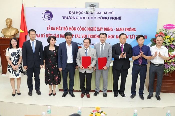 Ngày 25/05/2018, Trường Đại học Công nghệ (Đại học Quốc gia Hà Nội) tổ chức Lễ ra mắt Bộ môn Công nghệ Xây dựng – Giao thông. (Ảnh: Tuyết Nga)