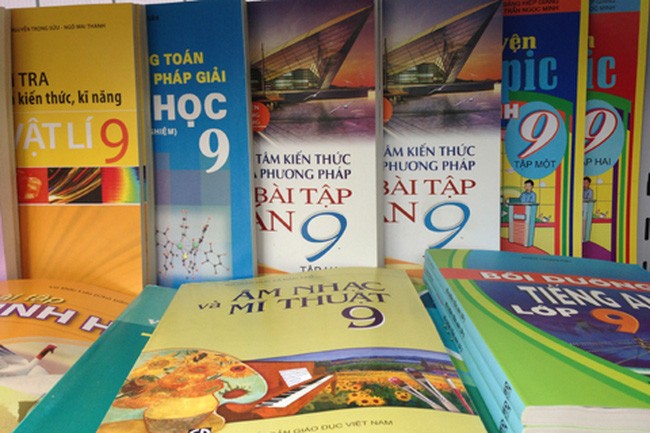 Luật Giáo dục sửa đổi lần này đã chuẩn bị theo hướng một chương trình, nhiều sách giáo khoa mà Nghị quyết 88 của Quốc hội đã thông qua. Dư luận chung của xã hội cũng như Hiệp hội Các trường đại học, cao đẳng Việt Nam ủng hộ việc này. (Ảnh minh họa: VTV)