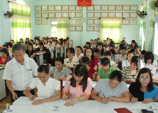 Bộ trưởng Phùng Xuân Nhạ thừa nhận, nhiều đợt tập huấn, bồi dưỡng giáo viên chỉ dừng lại ở việc “điểm danh, ghi tên” (Ảnh minh họa: Báo Ninh Thuận)