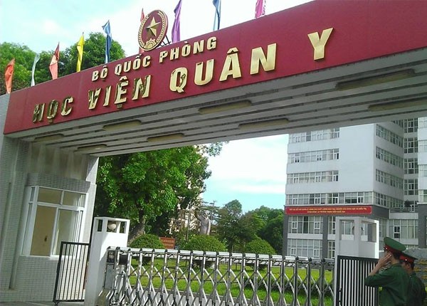 Năm 2019, Học viện Quân Y tuyển sinh 330 chỉ tiêu. Trường xét tuyển thí sinh nam, nữ trong cả nước dựa trên cơ sở kết quả của kỳ thi trung học phổ thông quốc gia 2019. Thí sinh đăng ký xét tuyển vào hệ đại học quân sự phải qua sơ tuyển, có đủ tiêu chuẩn quy định của Bộ Quốc phòng. (Ảnh: Nguồn website nhà trường)