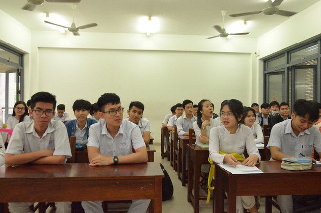 Học sinh cả nước được tinh giản nhiều nội dung ở học kỳ 2, năm học 2019-2020 (Ảnh minh họa: VTV)