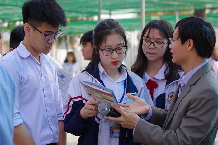 Bộ Giáo dục và Đào tạo yêu cầu các trường công bố công khai chỉ tiêu, tiêu chí, phạm vi ngành nghề, chương trình định hướng đào tạo để xét tuyển thẳng trong Đề án tuyển sinh của trường.(Ảnh minh họa: NEU)