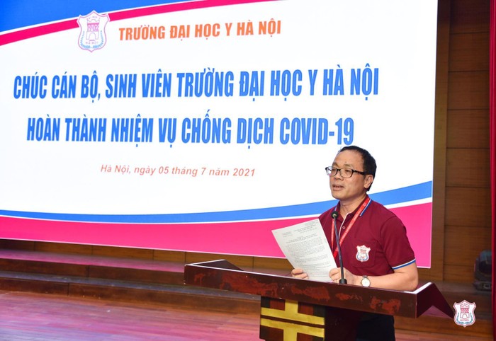 Giáo sư Tạ Thành Văn – Bí thư Đảng uỷ, Chủ tịch Hội đồng Trường Đại học Y Hà Nội – cho biết việc chi viện cuả Trường được xây dựng kế hoạch chi tiết, dựa trên đề nghị và nhu cầu của Bình Dương (ảnh: Trường Đại học Y Hà Nội)