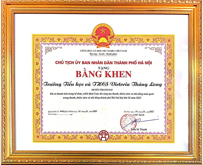 Bằng khen do chủ tịch Ủy ban nhân dân thành phố Hà Nội khen tặng Trường Tiểu học và Trung học cơ sở Victoria Thăng Long