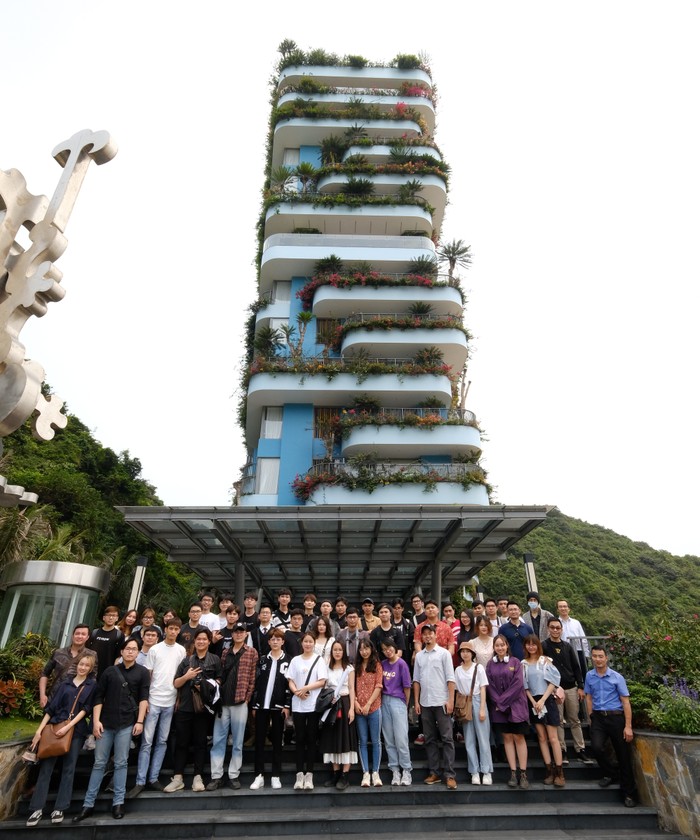 Sinh viên ngành Kiến trúc cảnh quan, Trường Đại học Xây dựng Hà Nội tham gia buổi trải nghiệm thực tế.JPG