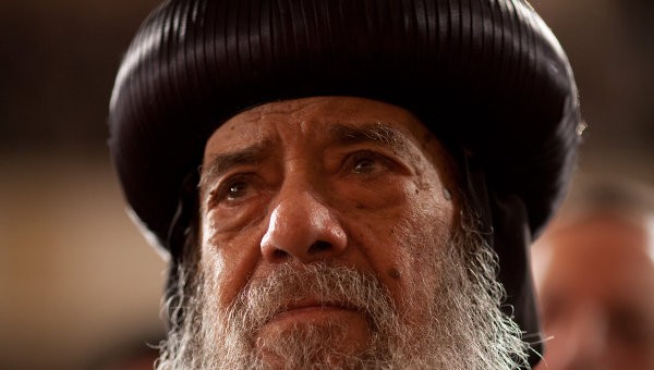 Đức Giáo Hoàng Shenouda III là một người ủng hộ tích cực các cuộc đối thoại giữa những người có tín ngưỡng, tôn giáo khác nhau.
