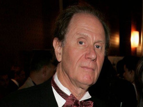 8. David Bonderman Năm 2002, tỷ phú David Bonderman (đồng sáng lập quỹ TPG) đã mạnh tay bỏ ra 7 triệu USD để tổ chức sinh nhật thứ 60 tại sòng bạc Hard Rock của Las Vegas (Mỹ). Hầu hết số tiền đó là để thuê ca sĩ John Mellencamp và Rolling Stones.