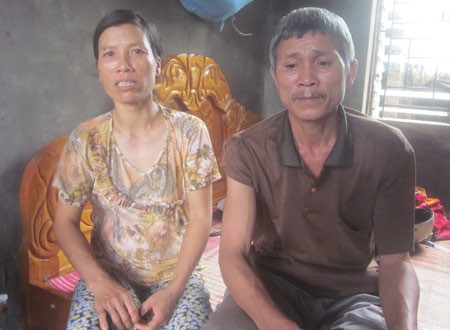 Ông Nguyễn Công Đoàn (sinh năm 1966) và bà Phạm Thị Dung (sinh năm 1969) là bố mẹ của Nguyễn Công Toàn, người được cho là bố của xác thai nhi bị quăng quật.