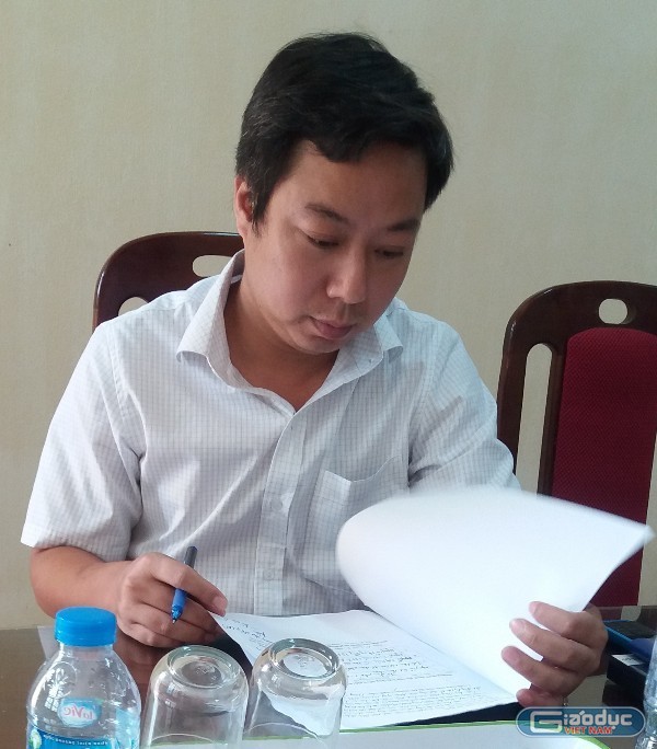 Ông Nguyễn Đức Toàn, Phó chủ tịch phụ trách kinh tế đô thị phường Mỹ Đình 1 tại buổi làm việc với phóng viên. Ảnh Trần Việt.
