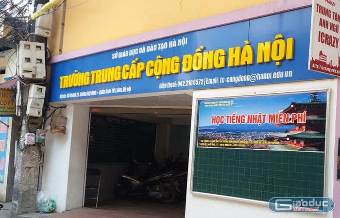 Trường Trung cấp Cộng đồng Hà Nội tại địa chỉ số 40, ngõ 20, đường Mỹ Đình, phường Mỹ Đình 2 (Nam Từ Liêm, Hà Nội) đã ngang nhiên tuyển sinh khi chưa hoàn thành đầy đủ thủ tục với Trường Đại học Ngoại ngữ - ĐHQGHN. Ảnh Bảo Nam.