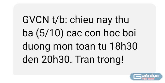 Tin nhắn thông báo thời gian tổ chức học bồi dưỡng từ người được cho là giáo viên chủ nhiệm gửi. Ảnh: Phụ huynh cung cấp