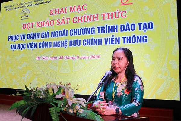 Phó Giáo sư, Tiến sĩ Nguyễn Phương Nga - Giám đốc Trung tâm Kiểm định Chất lượng Giáo dục, Hiệp hội Các trường đại học, cao đẳng Việt Nam phát biểu tại buổi lễ. Ảnh: portal.ptit.edu.vn