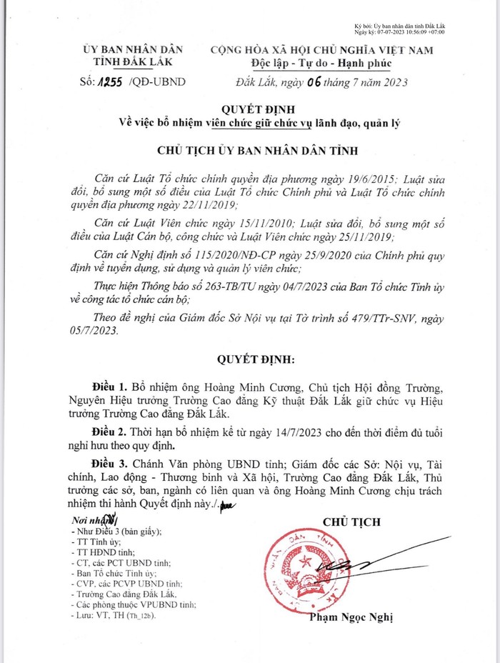 Quyết định bổ nhiệm ông Hoàng Minh Cương làm Hiệu trưởng Trường Cao đẳng Đắk Lắk kể từ ngày 14/7/2023. Ảnh: CTV