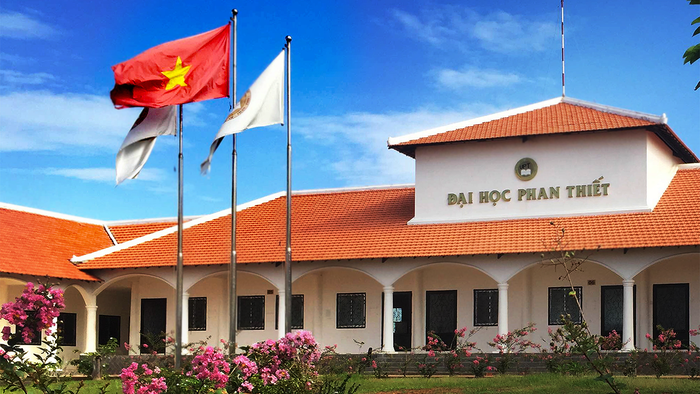 Ông Trần Anh Dũng từng đảm nhiệm chức vụ Phó Hiệu trưởng Trường Đại học Phan Thiết giai đoạn từ năm 2017 đến năm 2021. Ảnh: website nhà trường