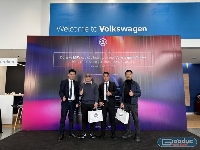 Đại diện đại lý Volkswagen I.D Auto cho biết, hầu hết các sự kiện ra mắt mẫu xe mới, khách hàng ngoài việc được tham gia trải nghiệm thì còn được đại lý tặng quà mang về.