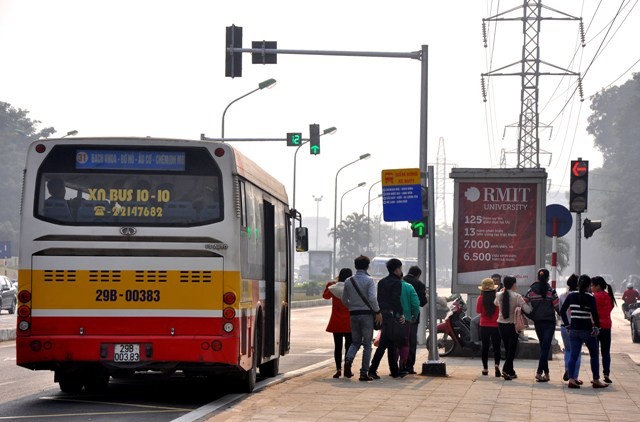 Trên tuyến đường dài hơn 1,3 km này có 4 điểm dừng đỗ đón trả khách.