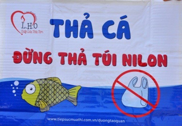 Thả cá đừng thả túi nilon