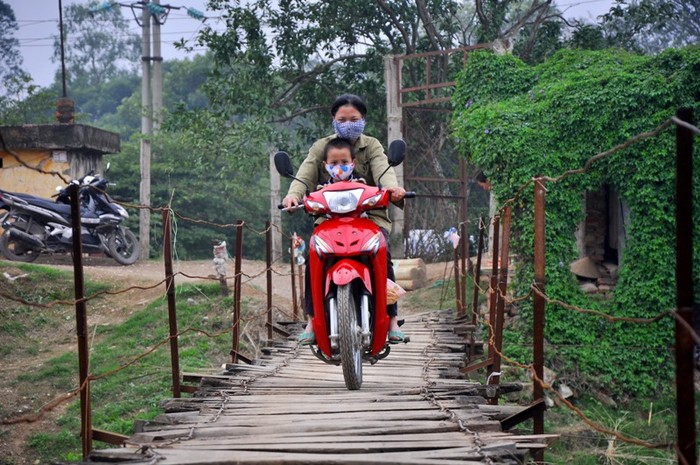 Cây cầu nằm ở vị thế giao thương rất thuận lợi, nếu được sửa chữa, xây dựng thành một cây cầu bê tông tốt sẽ mở ra một sự phát triển vô cùng lớn của người dân không chỉ địa phương mà còn cho tất cả những địa bàn lân cận.