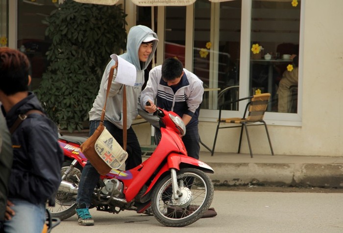 Nhiều trường hợp tai nạn đã xảy ra xuất phát từ sự thiếu thức tham gia giao thông