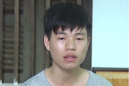 Thí sinh Nguyễn Viết Kiên thực sự bị sốc nặng khi biết thông tin mình không đủ sức khỏe để vào Học viện Quân y (ảnh cắt từ clip của VTV1).