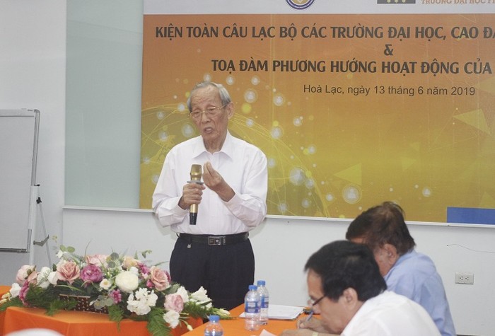 Giáo sư Trần Hồng Quân bày tỏ kỳ vọng vào ban chấp hành của Câu lạc bộ các trường đại học, cao đẳng ngoài công lập sẽ đưa giáo dục ngoài công lập lên một bước tiến mới (ảnh Trinh Phúc).