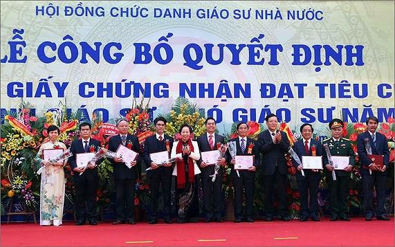 Việc xét duyệt chức danh giáo sư, phó giáo sư luôn được sự quan tâm của dự luận (ảnh minh họa - nguồn: VOV).