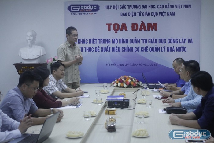 Quang cảnh buổi tọa đàm (ảnh Trinh Phúc).