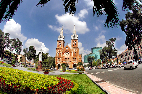 Nhà thờ Đức Bà.( t.p Hồ Chí Minh)