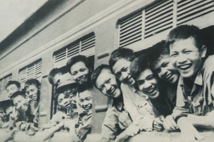 Quân đoàn 1 từ hậu phương hành quân bằng tàu hỏa tham gia Chiến dịch Hồ Chí Minh