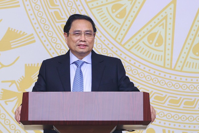 Thủ tướng Phạm Minh chính nêu một loạt vấn đề gợi mở các đại biểu thảo luận đề xuất các giải pháp thúc đẩy thu hút khách du lịch quốc tế vào Việt Nam. Ảnh VGP/Nhật Bắc.