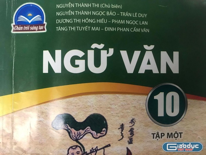 Sách giáo khoa Ngữ văn 10 - Chân trời sáng tạo. (Ảnh: Hương Ly)