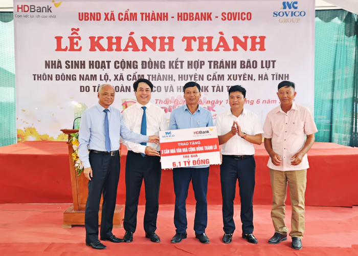 HDBank đến tận nơi, trao kinh phí xây dựng 3 căn nhà cộng đồng tránh lũ trị giá 6,1 tỷ đồng cho người dân Hà Tĩnh vào tháng 6/2022