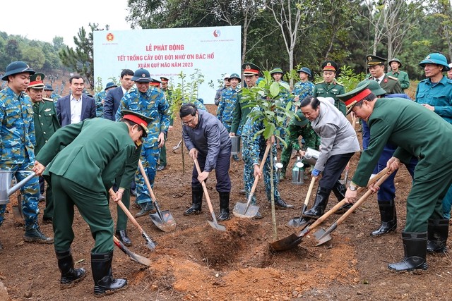 Thực hiện di nguyện của Bác, 64 năm qua, Đảng, Nhà nước ta đã có nhiều chương trình trồng, bảo vệ và phát triển rừng, bảo vệ môi trường sinh thái - Ảnh: VGP/Nhật Bắc