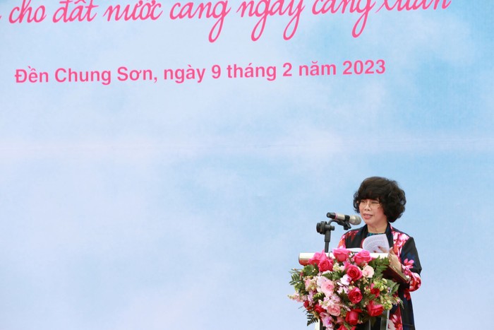 Bà Thái Hương, Anh hùng Lao động thời kỳ đổi mới, Tổng Giám đốc BAC A BANK, Chủ tịch Hội đồng Chiến lược Tập đoàn TH, phát biểu trong Lễ phát động.