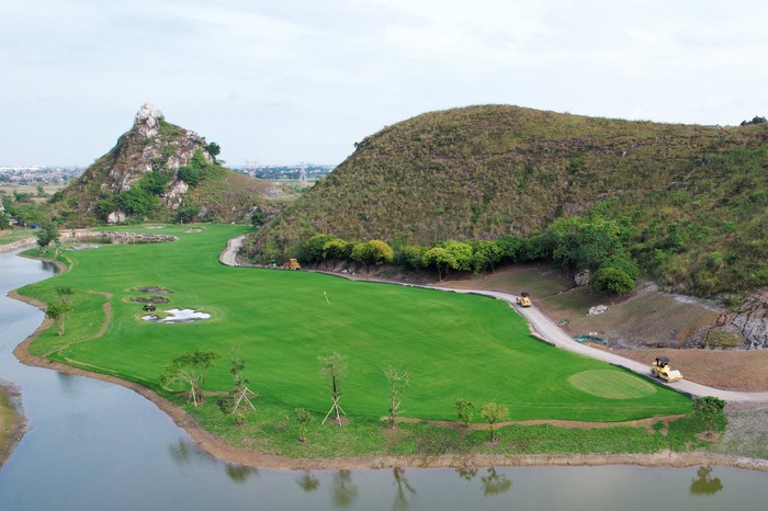 Ảnh thực tế tại một hố gôn của BRG Rose Canyon Golf Resort