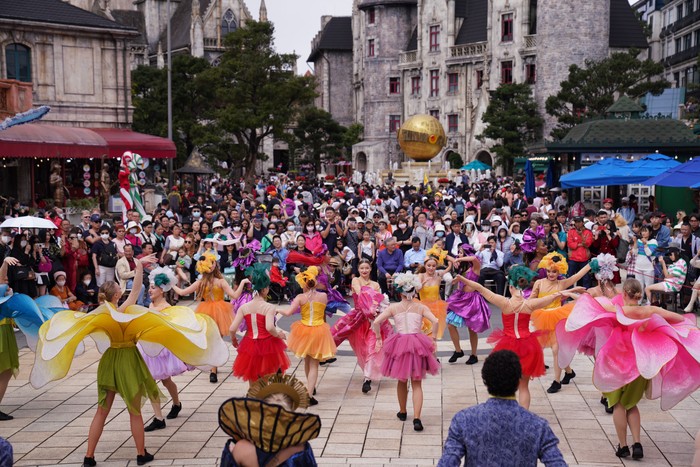 Sun World Ba Na Hills vẫn đang là thời gian diễn ra Lễ hội mùa xuân “Vạn sắc hoa xuân”