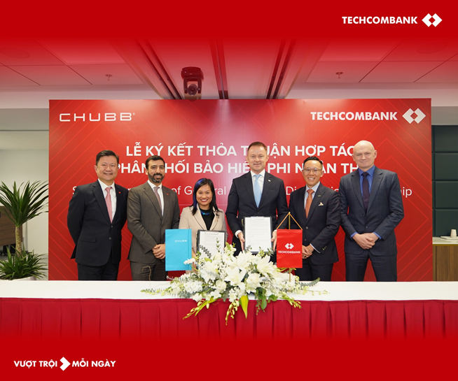 Lễ ký kết thỏa thuận hợp tác phân phối Bảo hiểm phi nhân thọ giữa Techcombank và Chubb