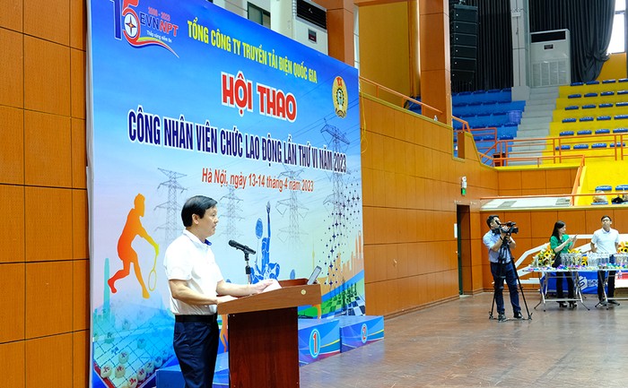: Ông Trịnh Tuấn Sơn – Chủ tịch Công đoàn EVNNPT phát biểu bế mạc hội thao