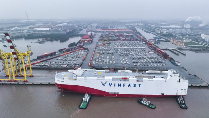 Tàu Silver Queen chở 1.879 xe VinFast VF 8 thứ hai xuất khẩu ra thế giới đã chính thức rời bến cảng MPC Port (Hải Phòng) để tới Bắc Mỹ