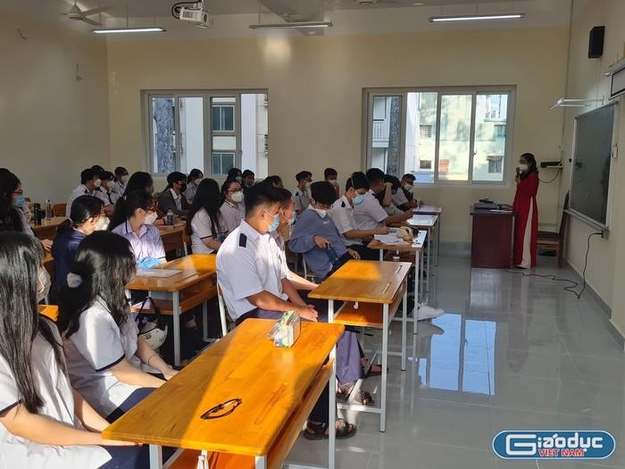 Thứ trưởng Bộ Giáo dục &quot;gỡ rối&quot; cho các trường trung học phổ thông ở Hà Nội khi chuẩn bị dạy học tự chọn với lớp 10, vẫn chưa có lối ra. (Ảnh minh họa: P.L)