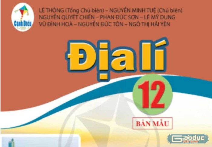 Bản mẫu sách giáo khoa Địa lí 12 bộ Cánh Diều. (Ảnh: Cao Nguyên)