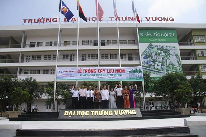 Lãnh đạo Đại học Trưng Vương cho rằng, có thể nhân viên tư vấn muốn học viên nhận hồ sơ nên đã nói quá, tư vấn sai sự thật. Ảnh: Đại học Trưng Vương.