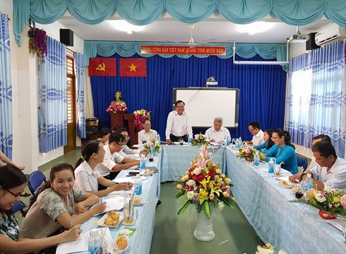 Đoàn giám sát Mặt trận tổ quốc thành phố làm việc tại Trường tiểu học Tân Sơn Nhì (ảnh: P.L)