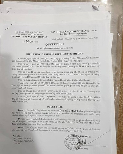 Quyết định phân công làm giáo viên của ông Trần Minh Luân, do Hiệu trưởng ký hồi tháng 2/2019 (ảnh: P.L)