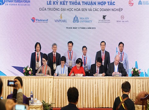 Trường Đại học Hoa Sen ký kết thỏa thuận với các đối tác, tập đoàn lớn (ảnh: HSU)