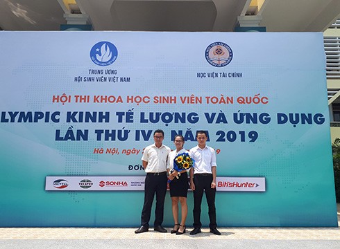 Sinh viên Trường Đại học BVU tại cuộc thi “Olympic Kinh tế lượng và ứng dụng” lần thứ IV (ảnh: BVU)