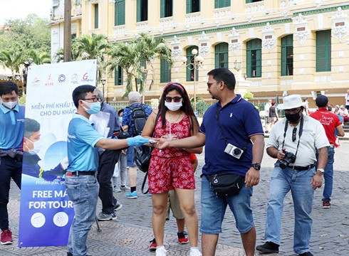 Các trường học ở Sài Gòn tạm ngưng tiếp các đoàn khách nước ngoài tới tham quan (ảnh minh họa: Báo Chính phủ)