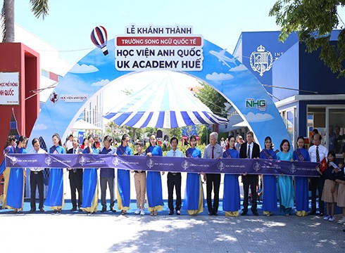 Khánh thành UK Academy tại Huế (ảnh: NHG)