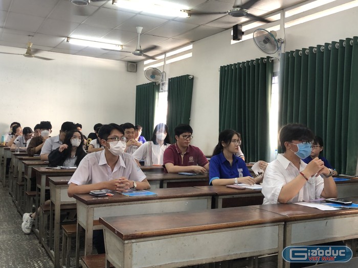 Thí sinh thi Đánh giá năng lực đợt 1 tại điểm thi Trường Đại học Khoa học Tự nhiên (ảnh: L.P)