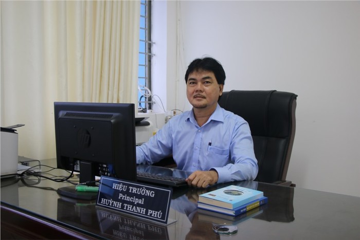 Thầy Huỳnh Thanh Phú - Hiệu trưởng Trường Trung học phổ thông Bùi Thị Xuân, Quận 1. (Ảnh: CTV)